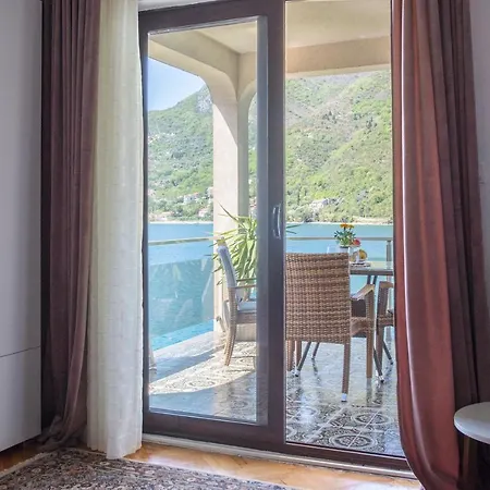 Apartments Maxhit Tivat Exterior photo
