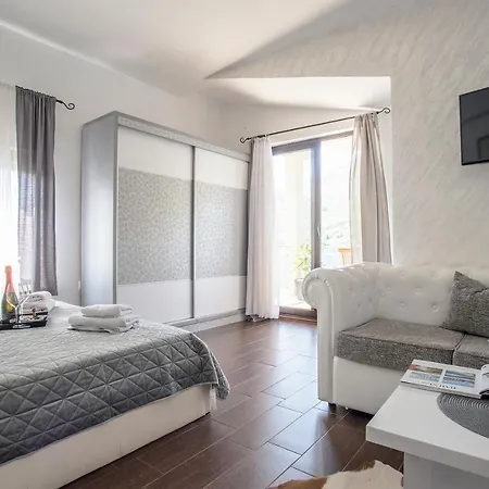 Apartments Maxhit Tivat Exterior photo