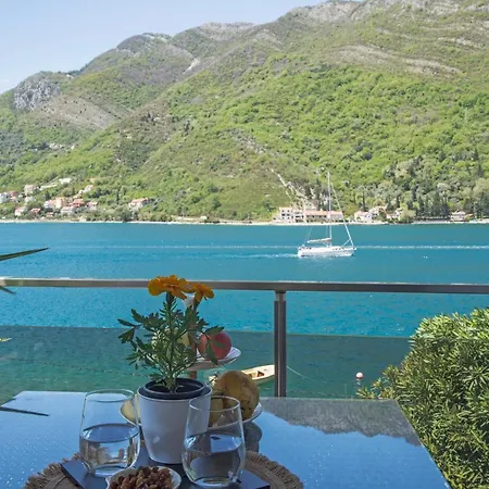 Apartments Maxhit Tivat Exterior photo
