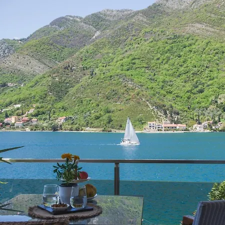Apartments Maxhit Tivat Exterior photo