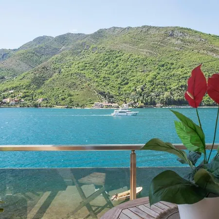 Apartments Maxhit Tivat Exterior photo