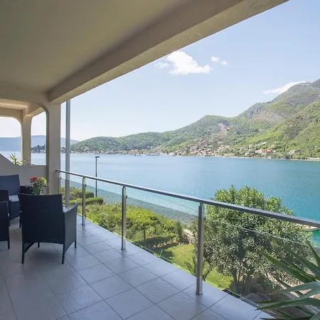 Apartments Maxhit Tivat Exterior photo