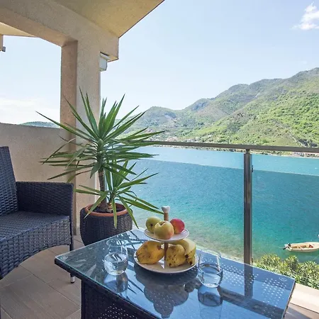 Apartments Maxhit Tivat Exterior photo