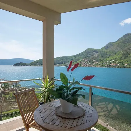 Apartments Maxhit Tivat Exterior photo