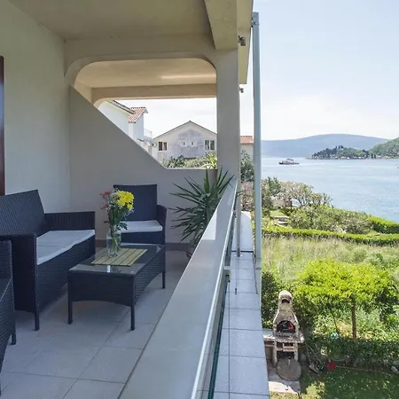 Apartments Maxhit Tivat Exterior photo