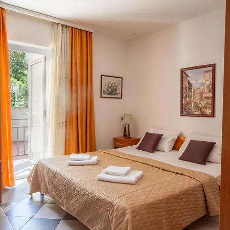 Apartments Maxhit Tivat Exterior photo