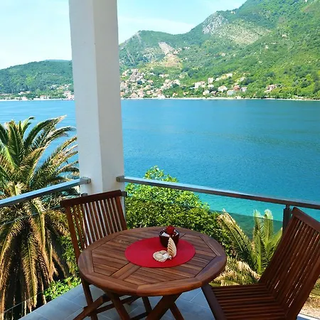 Apartments Maxhit Tivat Exterior photo