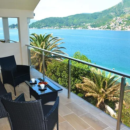 Apartments Maxhit Tivat Exterior photo
