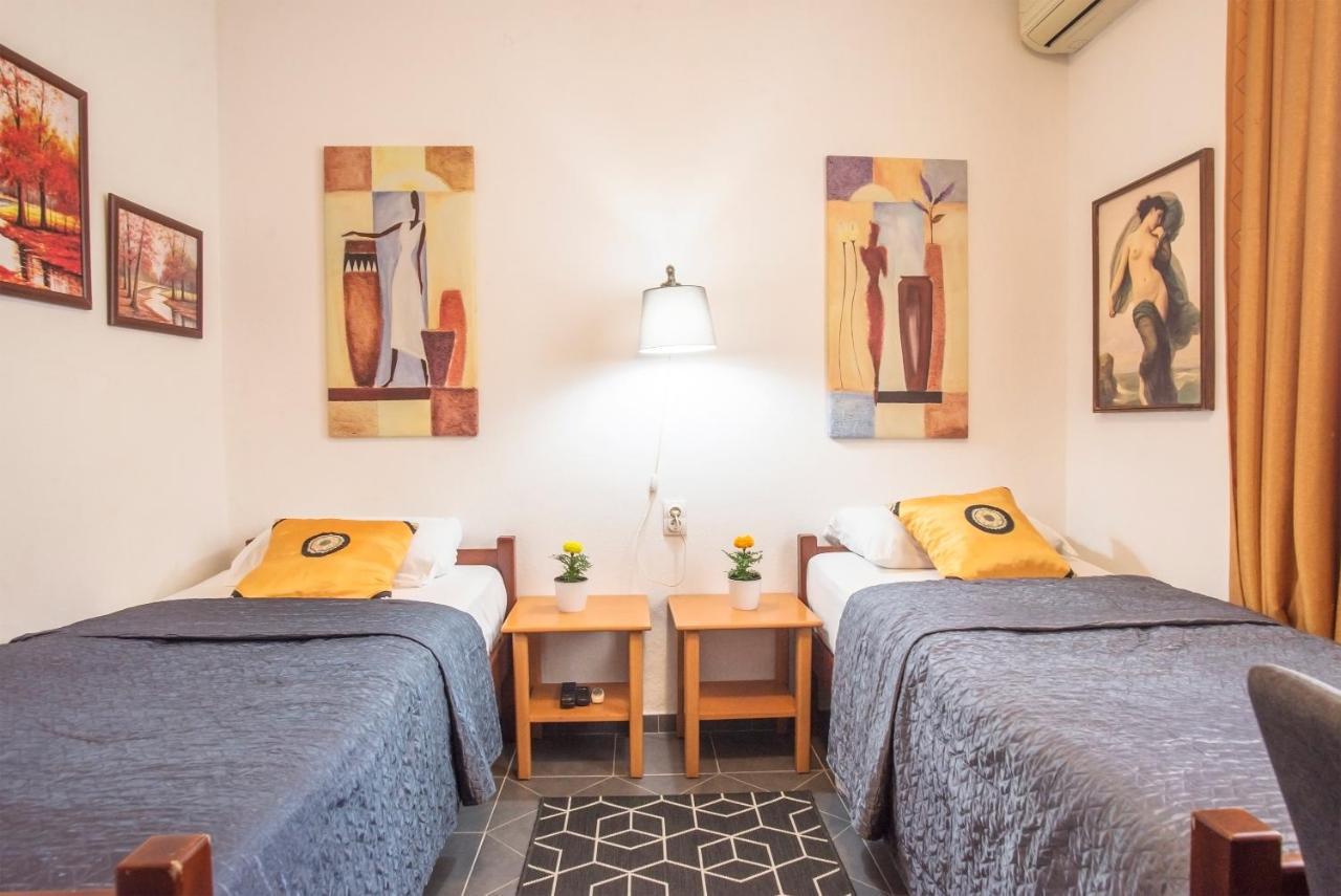 Maxhit Apartment