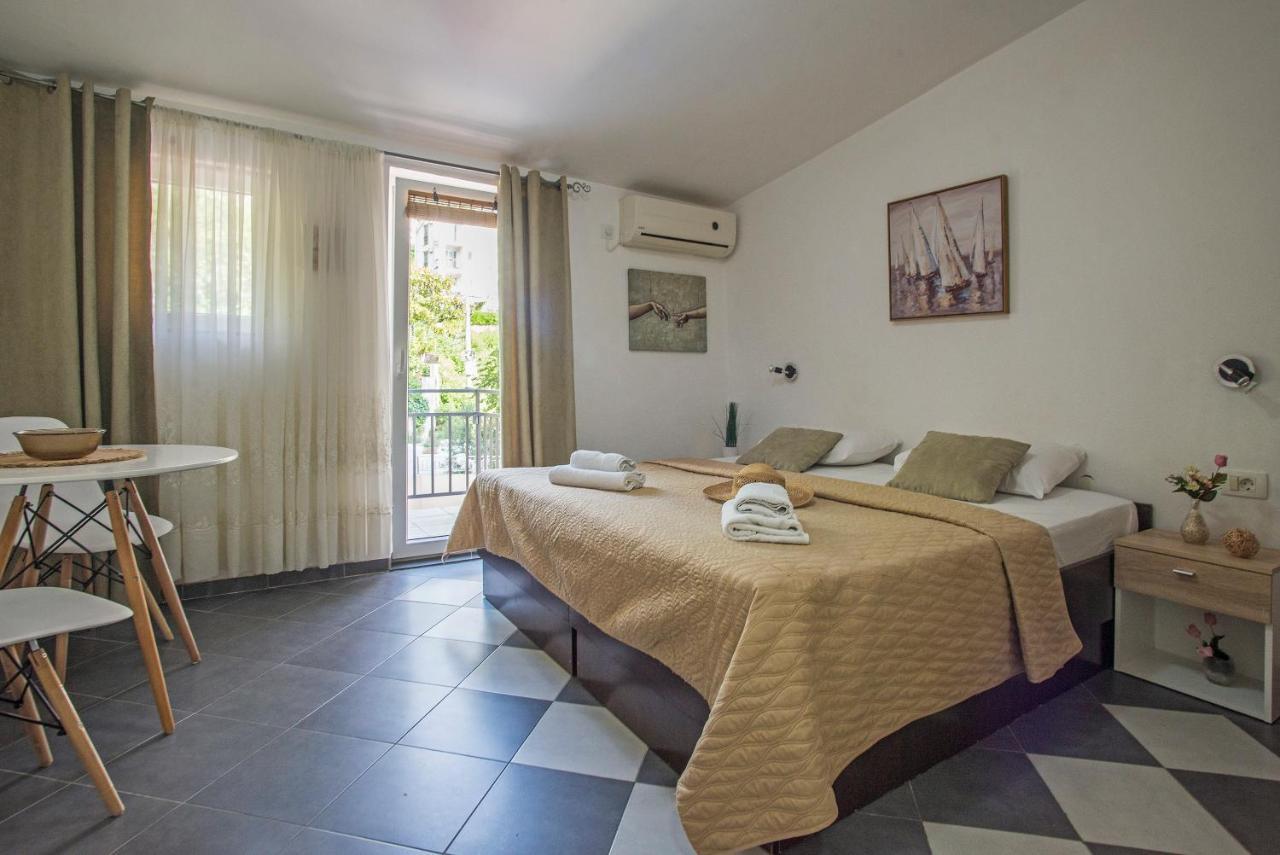 Apartment Maxhit