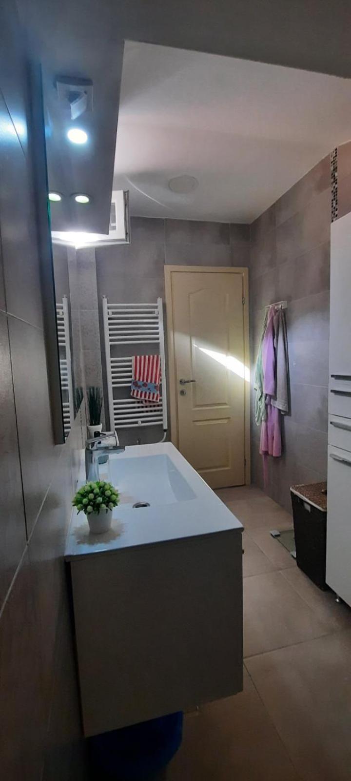 Maxhit Apartment